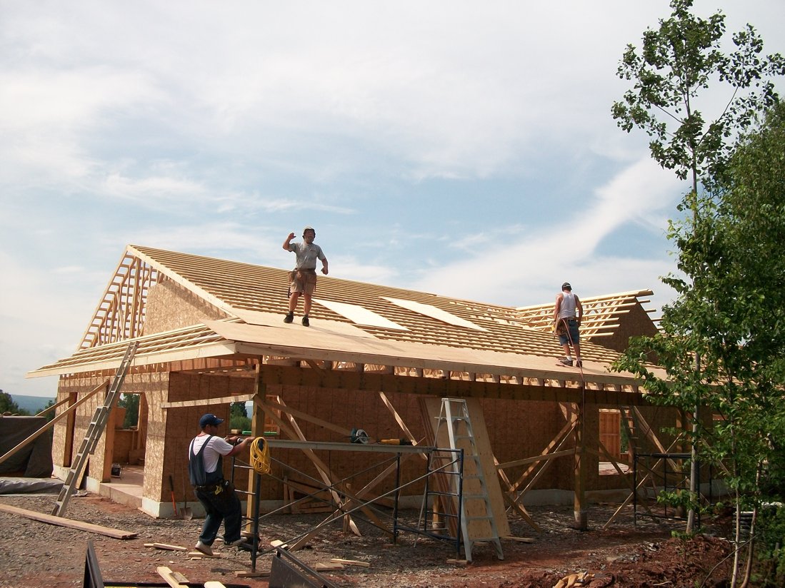 Etienne poses while Anthony Davidson is "up on the roof" with the Nylons. (:>)
